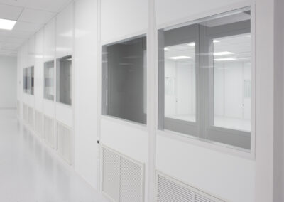 plastic-injection-molding-cleanroom-8